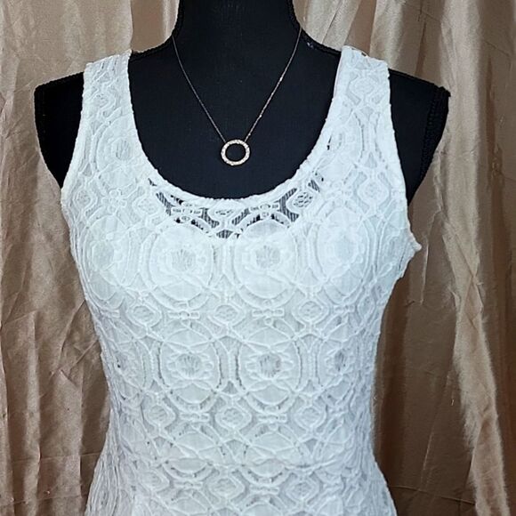 Banana Republic White Flower Lace Sheath Dress - Picture 3 of 16